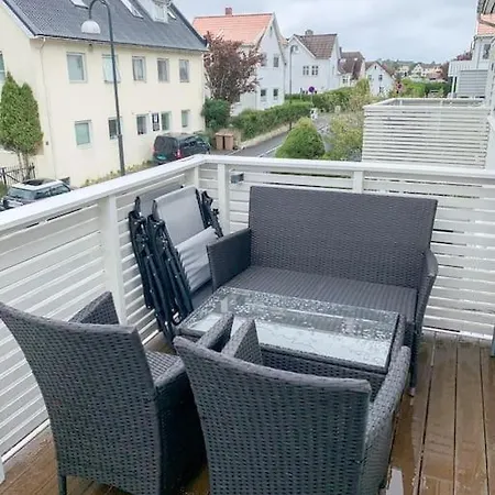 Central - 2 Bedrooms - 2 Bathrooms - Balcony - Parking - Close To Ons * Stavanger