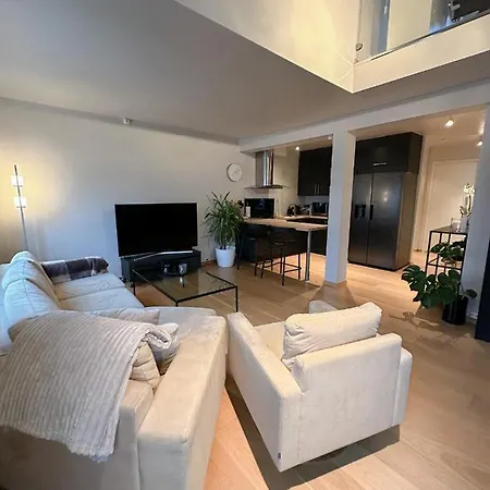 Central - 2 Bedrooms - 2 Bathrooms - Balcony - Parking - Close To Ons *