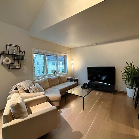 Apartment Central - 2 Bedrooms - 2 Bathrooms - Balcony - Parking - Close To Ons Stavanger